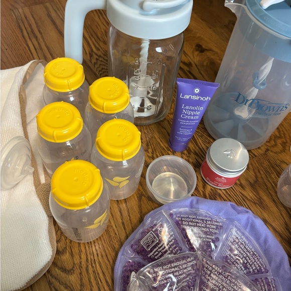 Breastfeeding Accessory - Picture 2 of 4